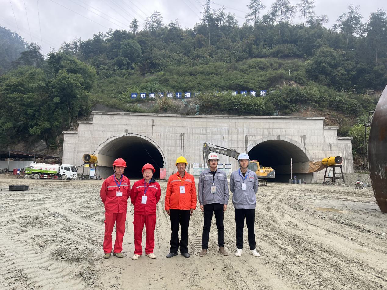 福銀高速十堰西出口至漢十高鐵十堰東站一級...